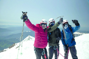 Expédition au mont Everest - Plus qu’un tiers du chemin à atteindre pour la famille Bouka