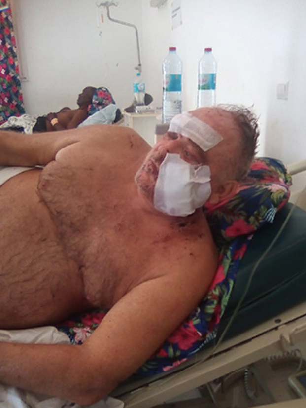 Le Français sur son lit d&#039;hôpital